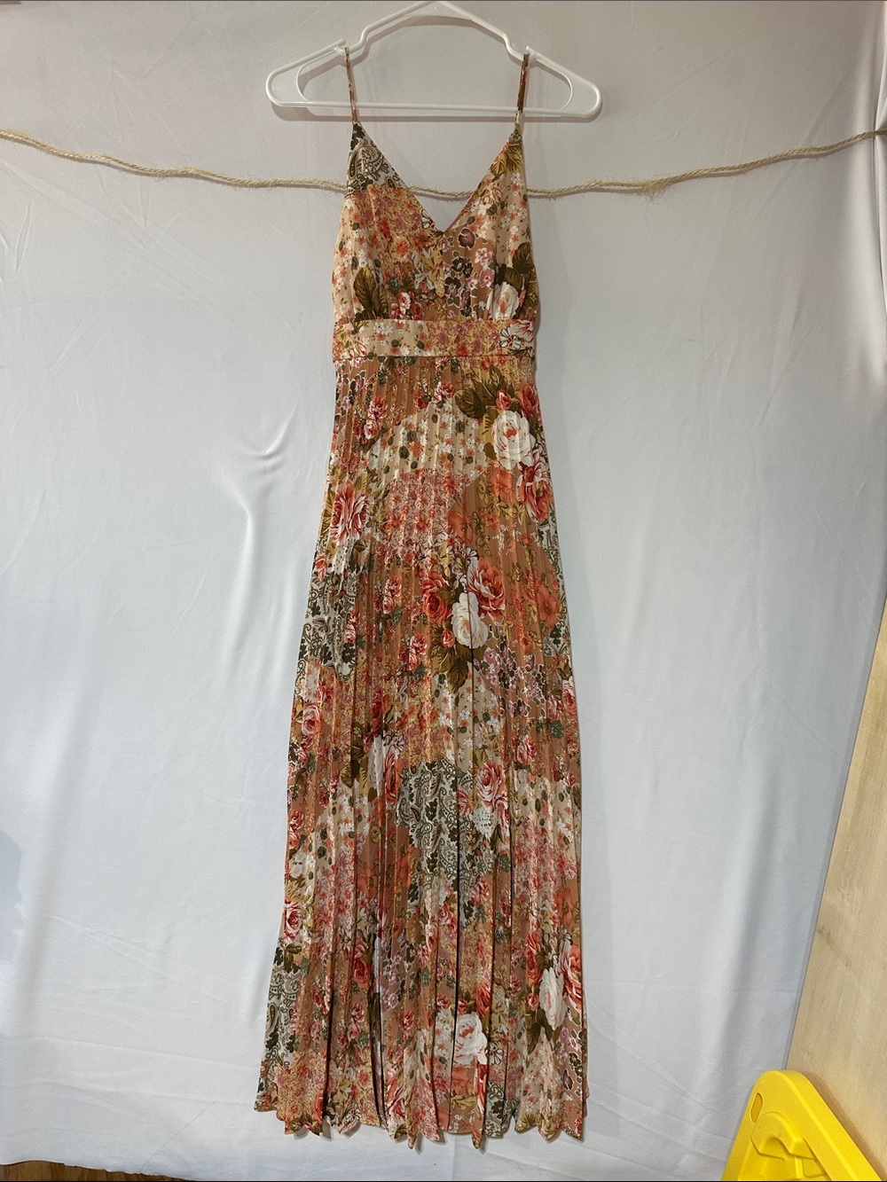 Jessica Simpson Floral Pleated Maxi Dress - Pink, Olive, Rust 0092